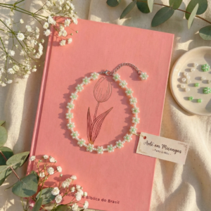 Pulseira Floral de Miçangas Pérola